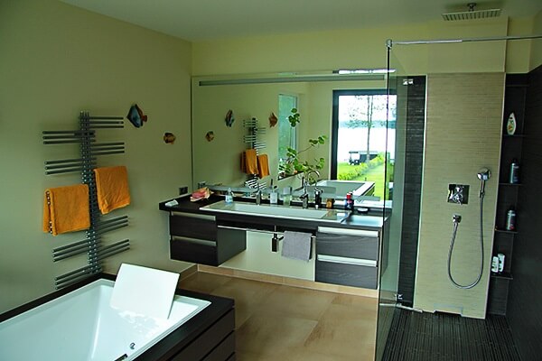 bathroom photo without architectural barriers